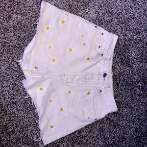 Super cute Pacsun Daisy Embroidered High waisted denim shorts!Barely worn